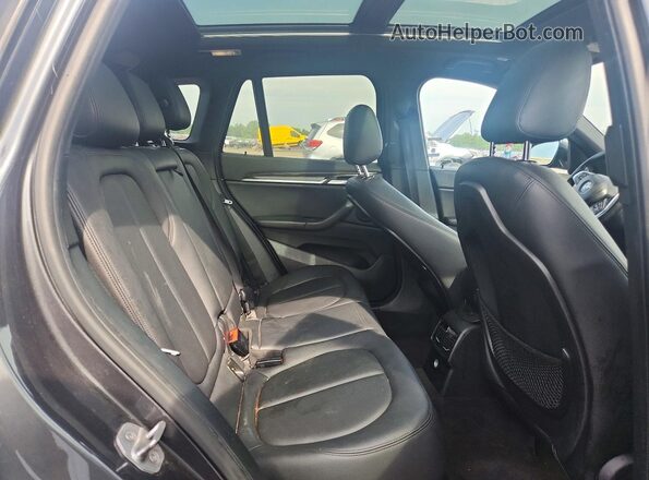 WBXHT3C33H5F72590 2017 BMW X1 Серый Вид подкапотного пространства