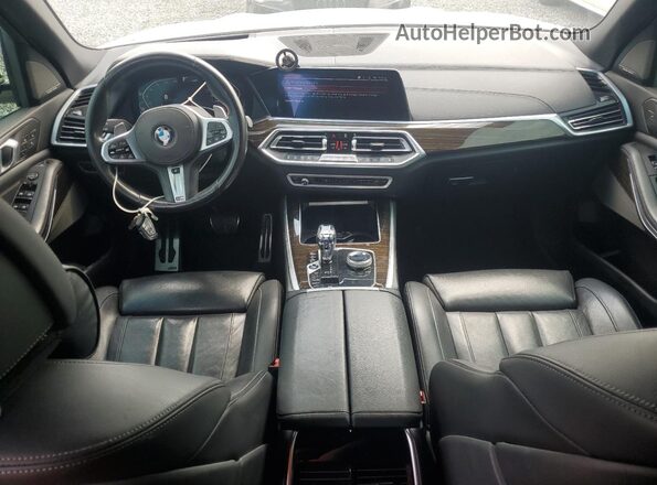 5UXCR4C04LLT19991 2020 BMW X5 White Widok zestawu wskaźników