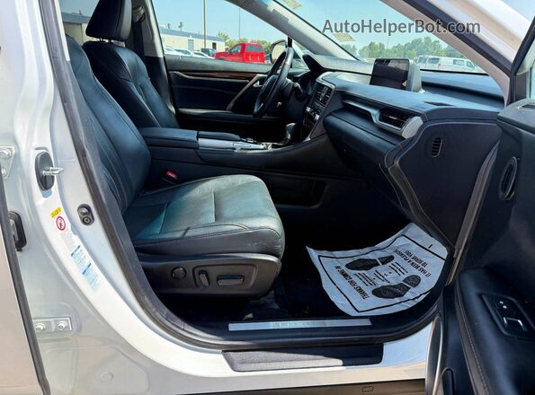 2T2BZMCA6HC056886 2017 LEXUS RX White Вид ззаду