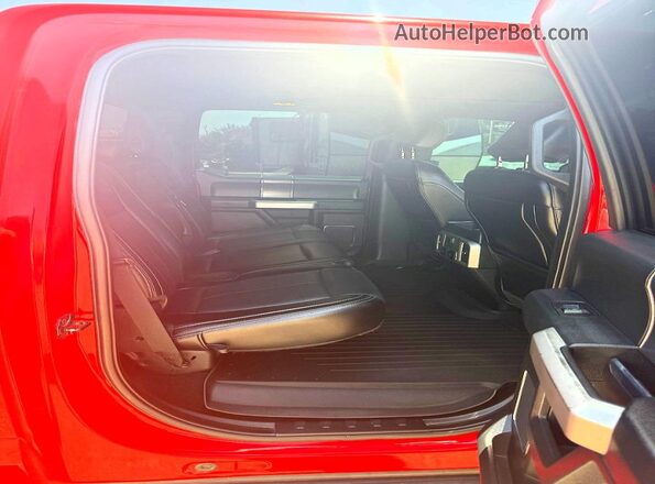 3C63RRGL1JG281172 2018 RAM 3500 Red Widok wnętrza z przodu