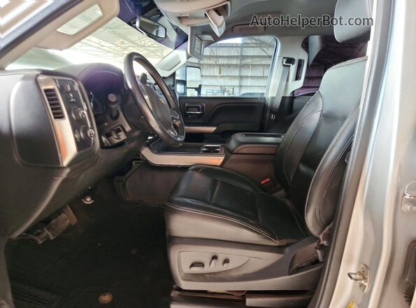 3GCUKSEC8JG176074 2018 CHEVROLET SILVERADO Серебряный Вид панели приборов