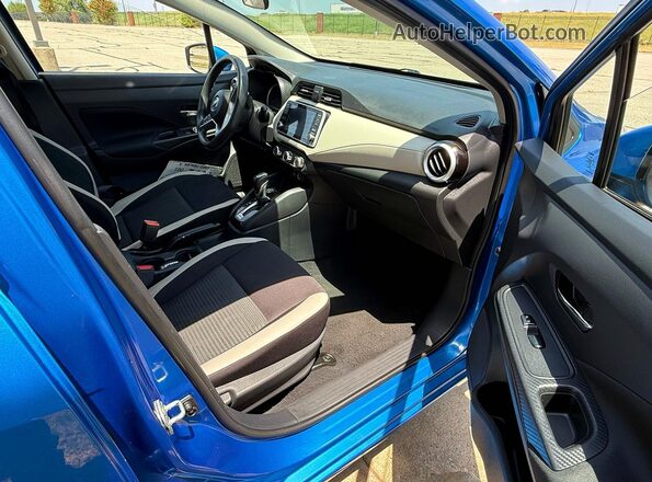 3N1CN8EV4ML886692 2021 NISSAN VERSA Blue Widok z tyłu