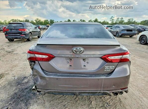 4T1B61HK5JU095311 2018 TOYOTA CAMRY Gray წინა სალონის ხედი