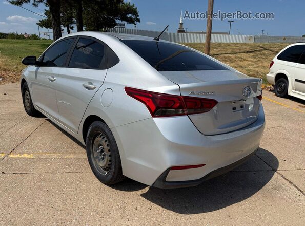 3KPC24A3XKE045092 2019 HYUNDAI ACCENT Silver Front right