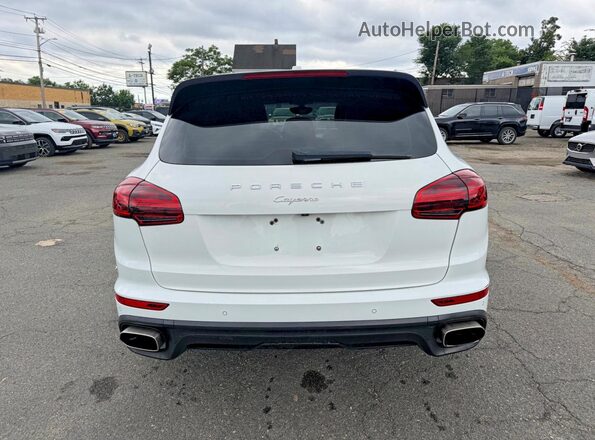 WP1AA2A21JKA02261 2018 PORSCHE CAYENNE White VIN կոդի պիտակի տեսք