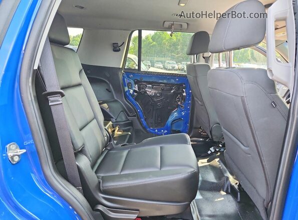 1GNSKDEC2KR401388 2019 CHEVROLET TAHOE Синий Вид подкапотного пространства