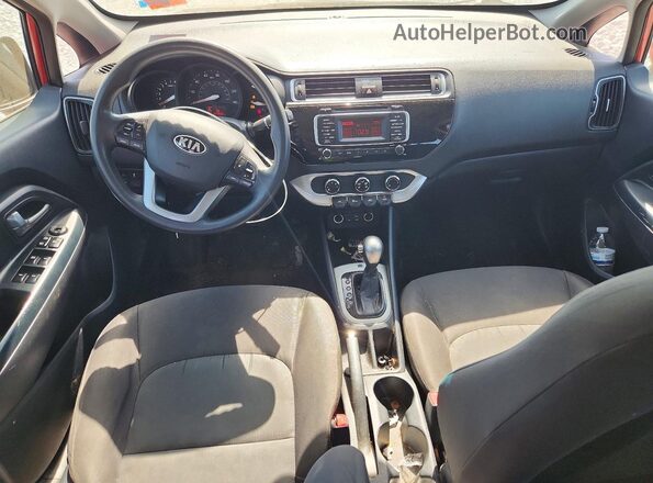 KNADM4A33H6015555 2017 KIA RIO Red Սարքավորումների վահանակի տեսք