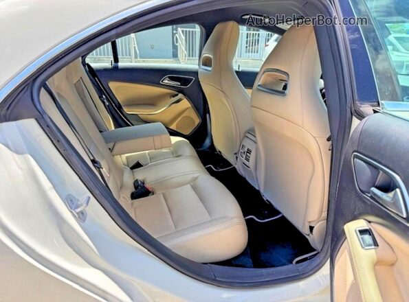 WDDSJ4EB0JN570193 2018 MERCEDES-BENZ CLA-CLASS White Vista del compartimento del motor