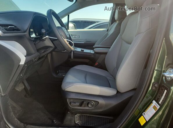 5TDYRKEC2TS300227 2026 TOYOTA SIENNA Green Dashboard view