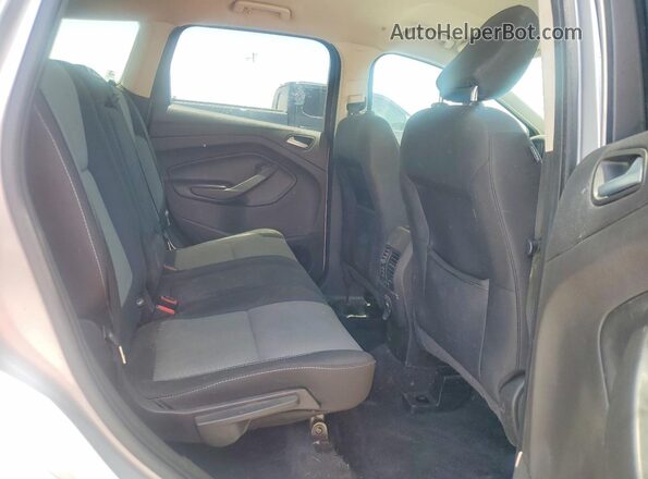 1FMCU9GD8KUB42747 2019 FORD ESCAPE Silver Widok komory silnika