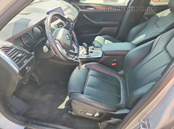 5UXTY3C00L9B69956 2020 BMW X3 Silver Widok deski rozdzielczej