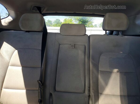 KM8J3CA24JU687311 2018 HYUNDAI TUCSON Silver Widok wnętrza z tyłu