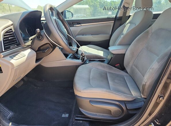 5NPD84LF6HH001461 2017 HYUNDAI ELANTRA Черный Вид панели приборов