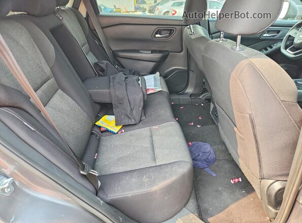 5N1BT3BA8RC673407 2024 NISSAN ROGUE Gray Rear interior view