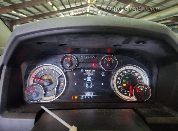 1C6RR6TT8KS633284 2019 RAM 1500 Белый Вид задних сидений