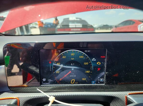 W1K3G4EB5LW042987 2020 MERCEDES-BENZ A Red Vista de los asientos traseros