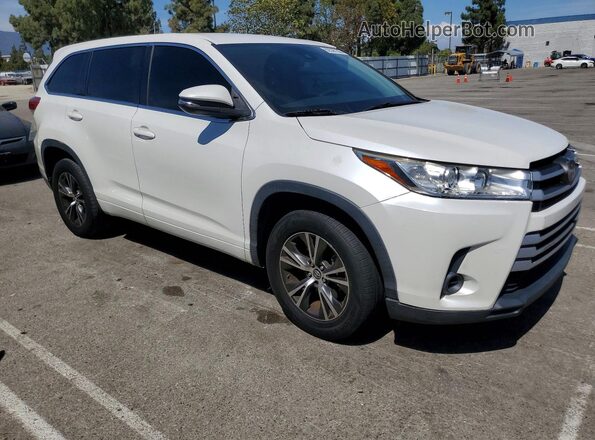 5TDZARFH8HS030121 2017 TOYOTA HIGHLANDER White Front view
