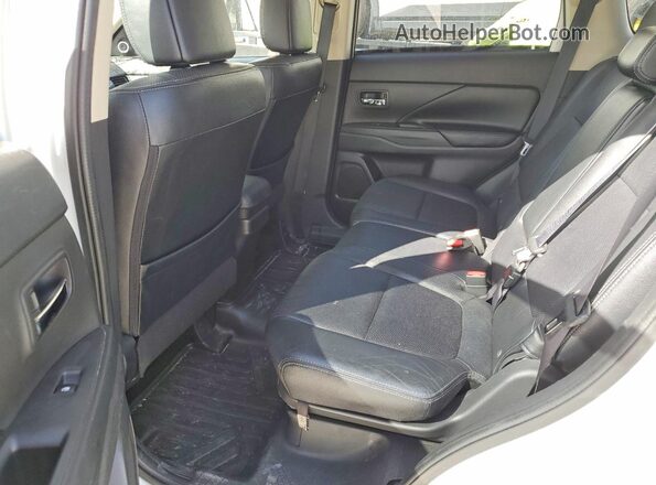 JA4JZ4AX0GZ008791 2016 MITSUBISHI OUTLANDER White Vista interior trasera