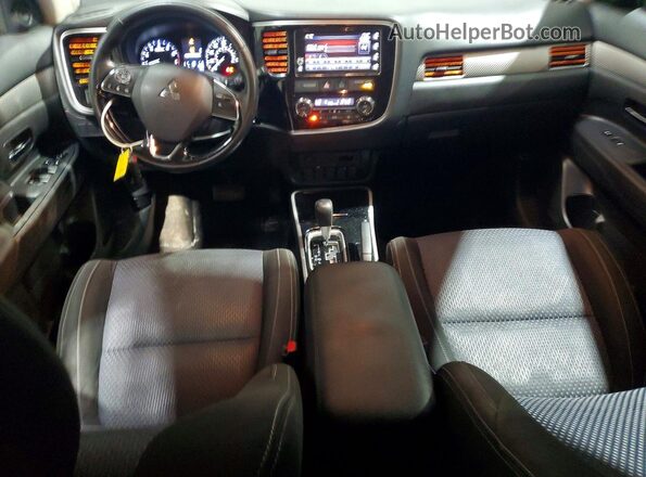 JA4AD3A34JZ032251 2018 MITSUBISHI OUTLANDER White Instrument cluster view