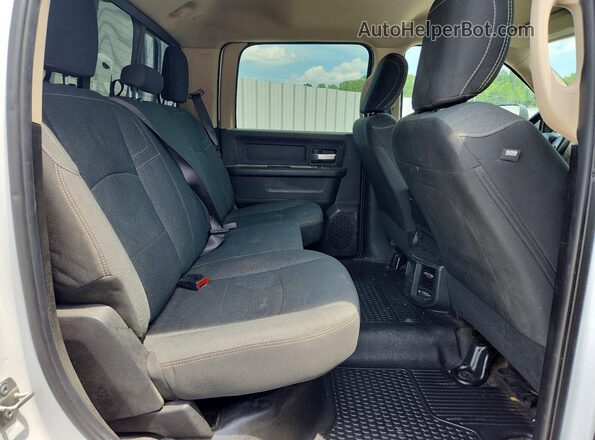 3C6UR5HJ6KG587585 2019 RAM 2500 White Vista interior trasera
