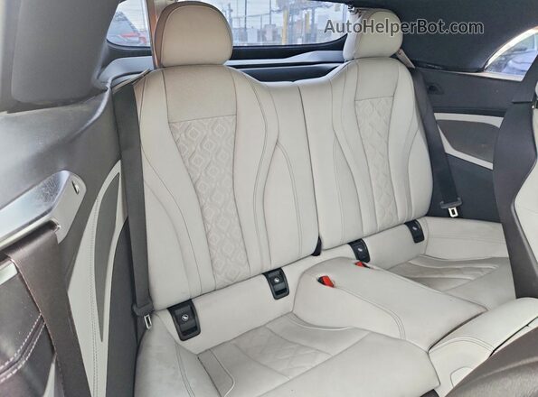 WBSDZ0C09LCD54567 2020 BMW M8 Gray Widok wnętrza z tyłu