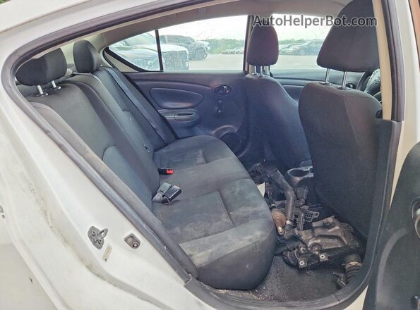 3N1CN7AP6JL828998 2018 NISSAN VERSA White Vista interior trasera