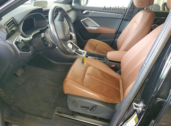 WA1DECF38N1114023 2022 AUDI Q3 Black Widok deski rozdzielczej