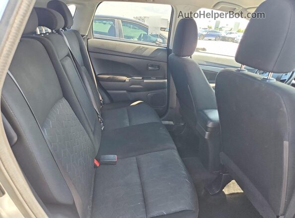 JA4AR3AU9LU017223 2020 MITSUBISHI OUTLANDER Silver Vista del compartimento del motor