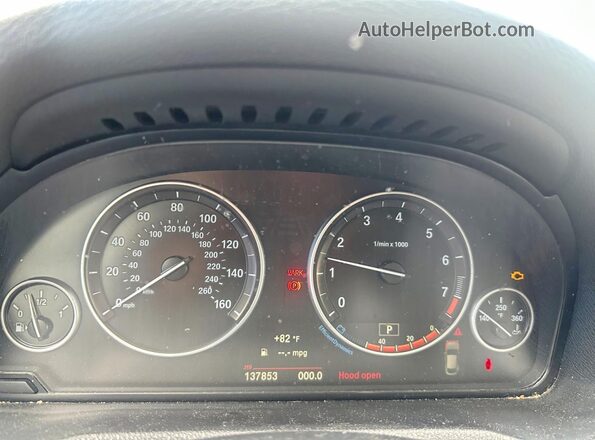 5UXXW3C51G0M89913 2016 BMW X4 White Rear interior view
