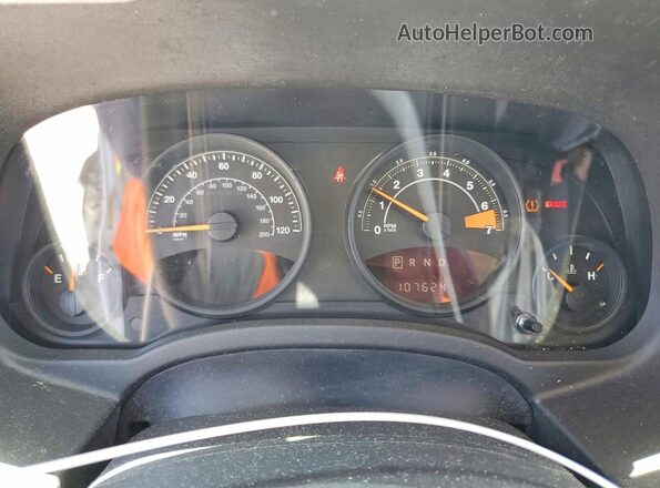 1C4NJDBB6GD719104 2016 JEEP COMPASS White Widok tylnych siedzeń