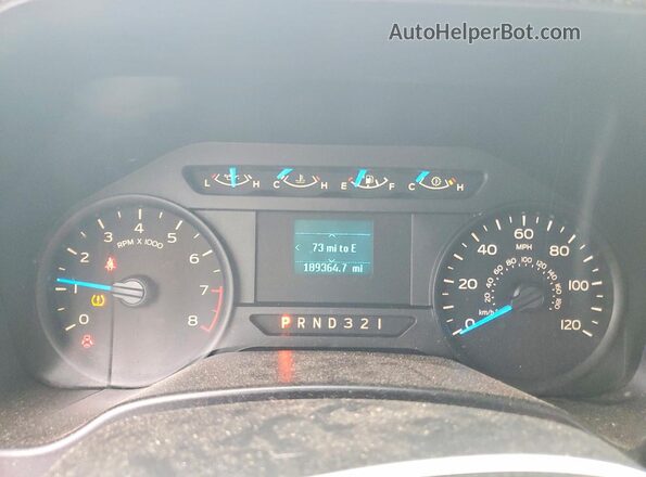 1FTMF1C87HKE46332 2017 FORD F150 Белый Вид задних сидений