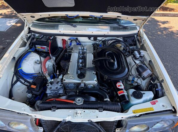 12305312008767 1978 MERCEDES-BENZ 280-CLASS Cream Widok deski rozdzielczej