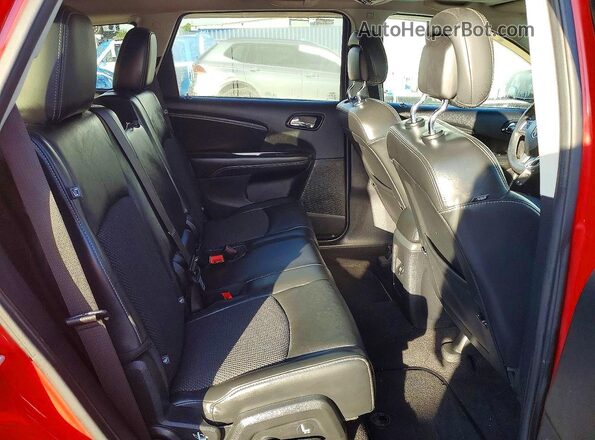 3C4PDCGBXJT252063 2018 DODGE JOURNEY Красный Вид задней части салона