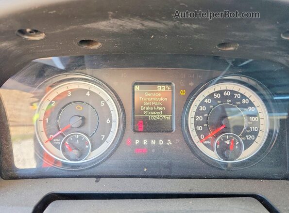 3C6JR6DT2JG129041 2018 RAM 1500 White Հետևի նստատեղերի տեսք