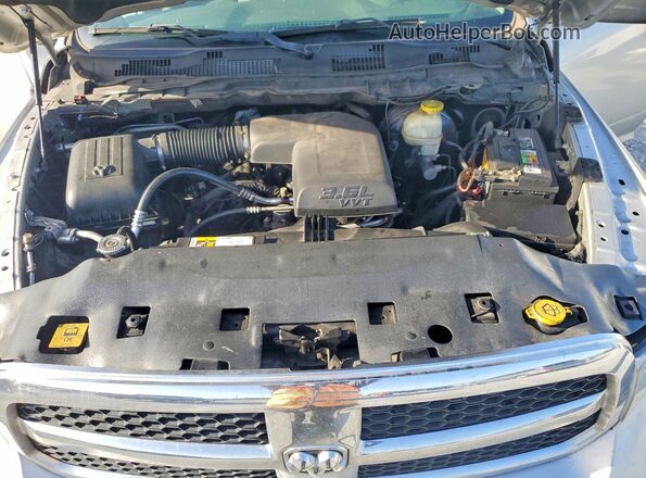 1C6RR6GG1JS126853 2018 RAM 1500 Серебряный Вид подкапотного пространства