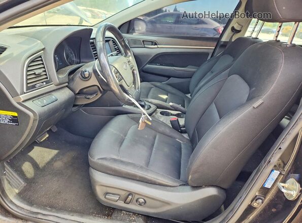 KMHD84LF2HU357908 2017 HYUNDAI ELANTRA Черный Вид панели приборов