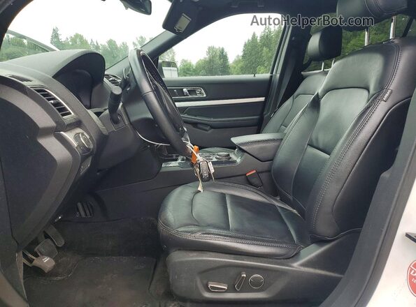 1FM5K8DH2HGD43390 2017 FORD EXPLORER Белый Вид панели приборов
