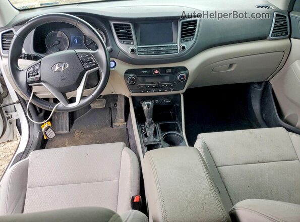 KM8J33A2XJU802493 2018 HYUNDAI TUCSON Белый Вид щитка приборов