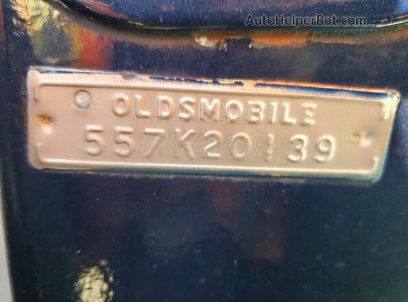 557K20139 1955 OLDSMOBILE 88 Синий Вид подкапотного пространства