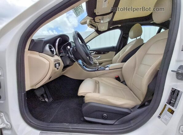 55SWF4JB0HU214269 2017 MERCEDES-BENZ C White წინა სალონის ხედი