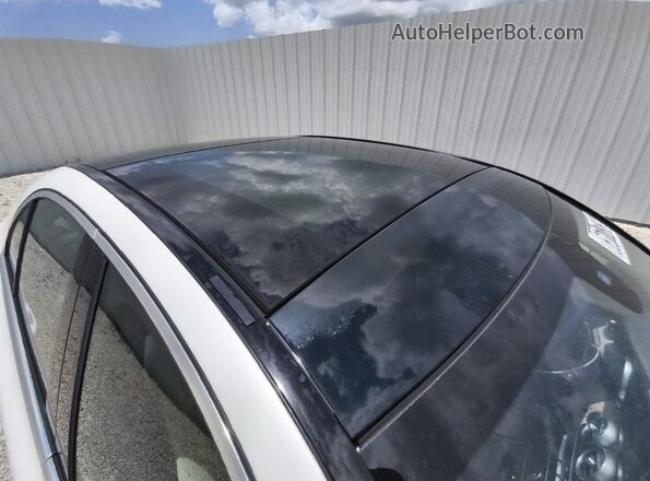 55SWF4JB0HU214269 2017 MERCEDES-BENZ C White 