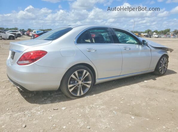 55SWF4JB1GU173679 2016 MERCEDES-BENZ C Серебряный Задняя правая четверть