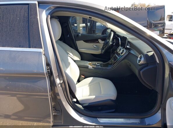 55SWF4JB2HU182375 2017 MERCEDES-BENZ C-CLASS Gray Front interior view