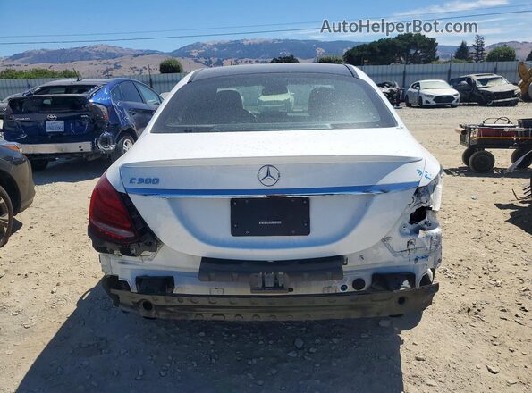 55SWF4JB2HU195885 2017 MERCEDES-BENZ C White Rear view