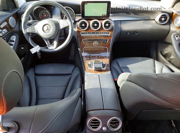 55SWF4JB2HU212118 2017 MERCEDES-BENZ C Black Vista del salpicadero