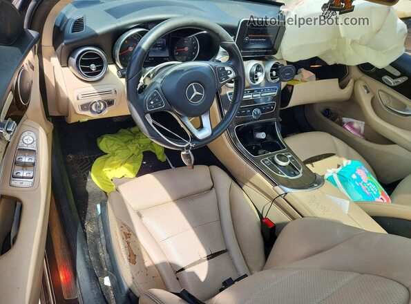 55SWF4JB2HU222244 2017 MERCEDES-BENZ C Серый Вид панели приборов