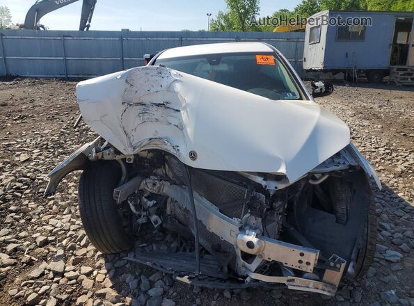 55SWF4JB2HU233681 2017 MERCEDES-BENZ C White Widok z przodu