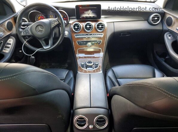 55SWF4JB3HU200026 2017 MERCEDES-BENZ C Black Widok deski rozdzielczej