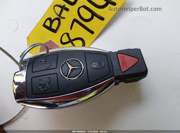 55SWF4JB3HU211608 2017 MERCEDES-BENZ C-CLASS White Widok deski rozdzielczej
