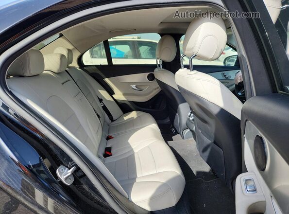 55SWF4JB3JU266713 2018 MERCEDES-BENZ C Black Widok tylnych siedzeń